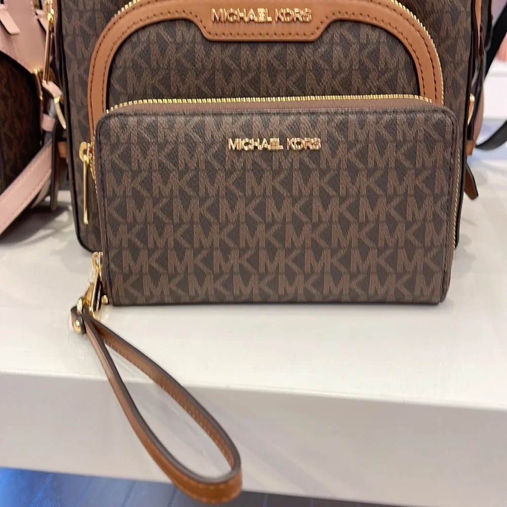 Michael Kors MK Signature Large Flat Multi-Function Phone Case Wallet Wristlet